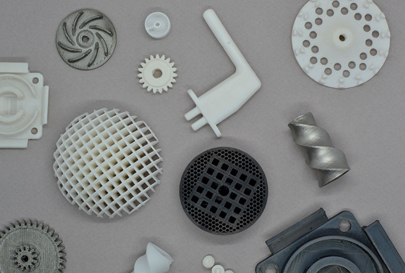 Pièces imprimées en 3D avec des filaments de métal et de céramique après frittage
